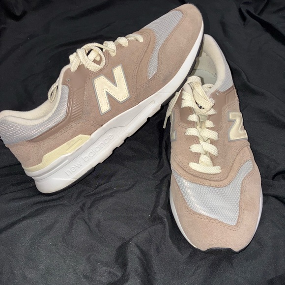 New Balance Tan and Gray Athletic Shoes - Picture 4 of 8